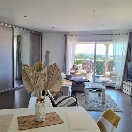 Spacious With Beautiful Loggia *