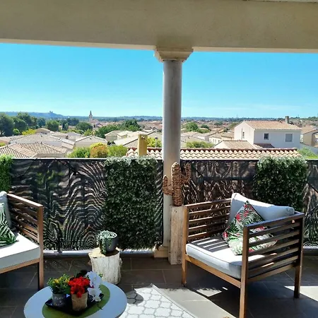 Spacious With Beautiful Loggia Maraussan